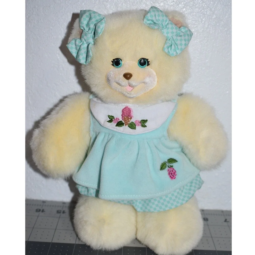 1998 Fisher Price Briarberry AshleyBerry Bear Plush 9 in w/ Original Dress Bows